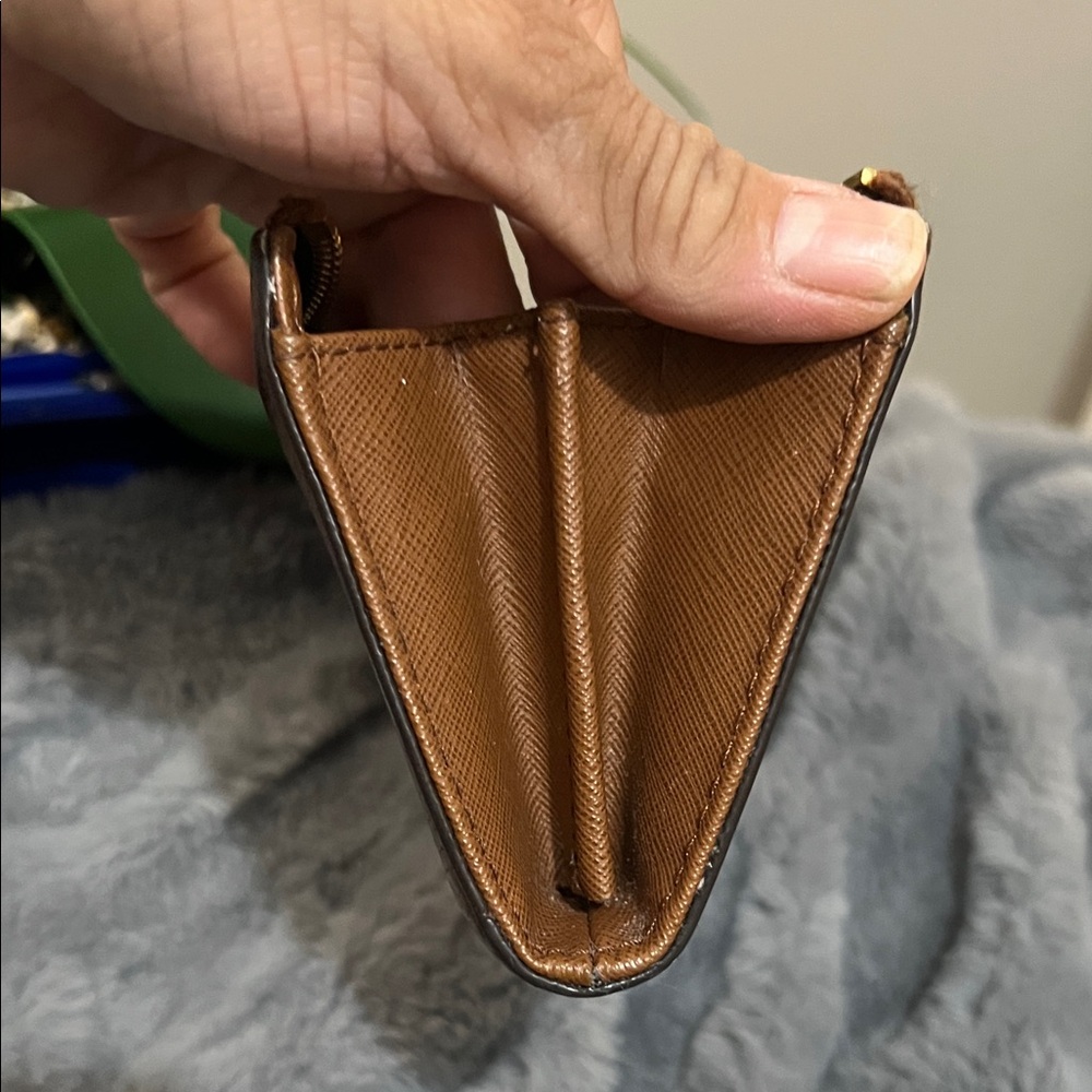 Michael Kors Continental Brown Wallet GUC retail $159 - Picture 8 of 9